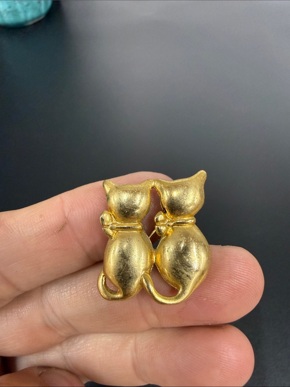 Gold-Tone Cat Couple Brooch - Elegant Animal Pin